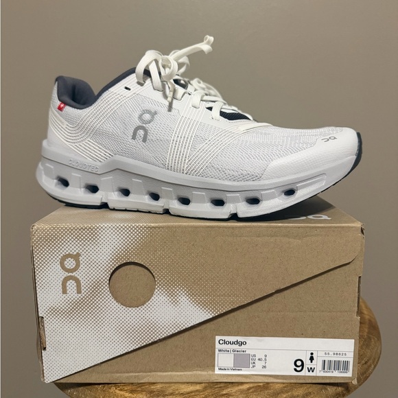 On Running Shoes - Cloudgo Road-Running Shoes - Women's Size 9